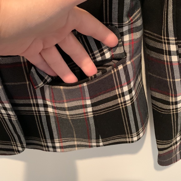 Size medium plaid blazer - Picture 2 of 5